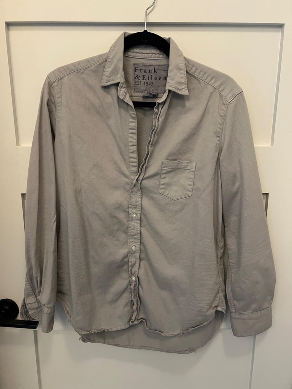 Frank & Eileen Light Gray Casual Button-Down Shirt Eileen style S